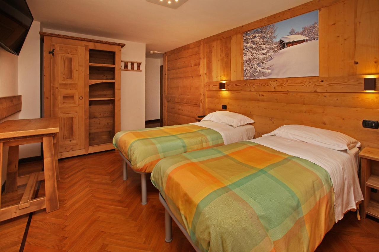 Hotel Biancaneve Oulx Buitenkant foto