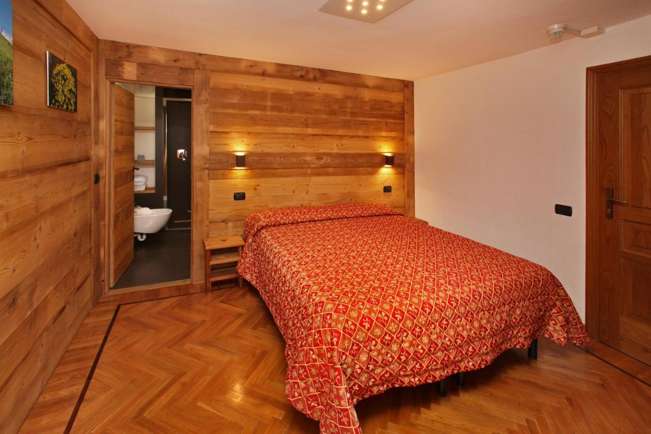 Hotel Biancaneve Oulx Buitenkant foto
