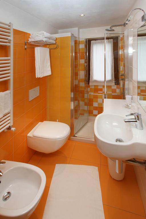Hotel Biancaneve Oulx Kamer foto
