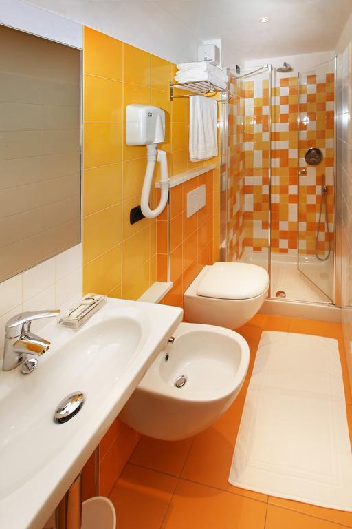 Hotel Biancaneve Oulx Kamer foto